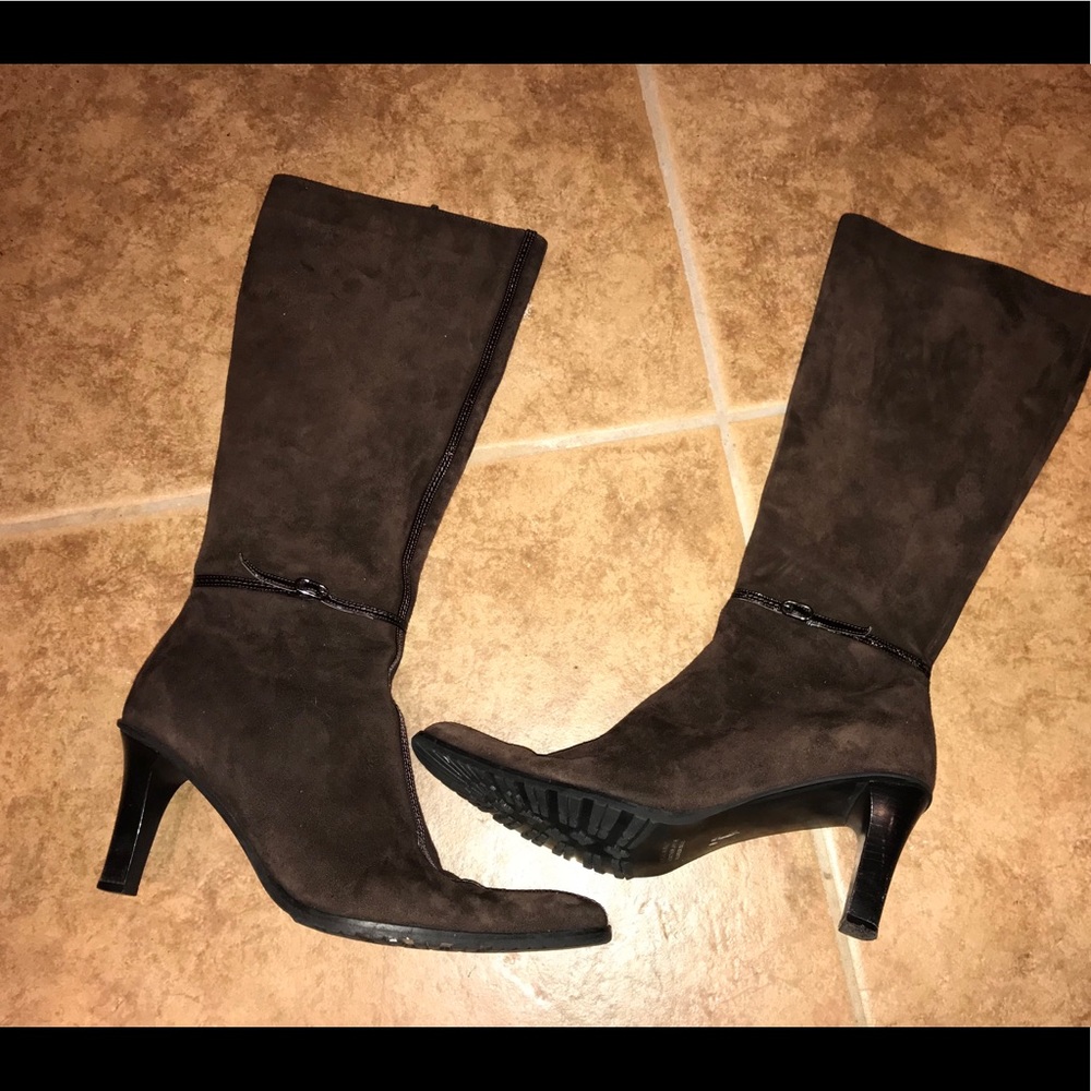 Bellofatto Brown Suede Boots. Size 9